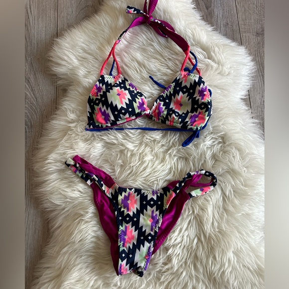 Ravish sands reversible bikini -like new - Picture 1 of 3